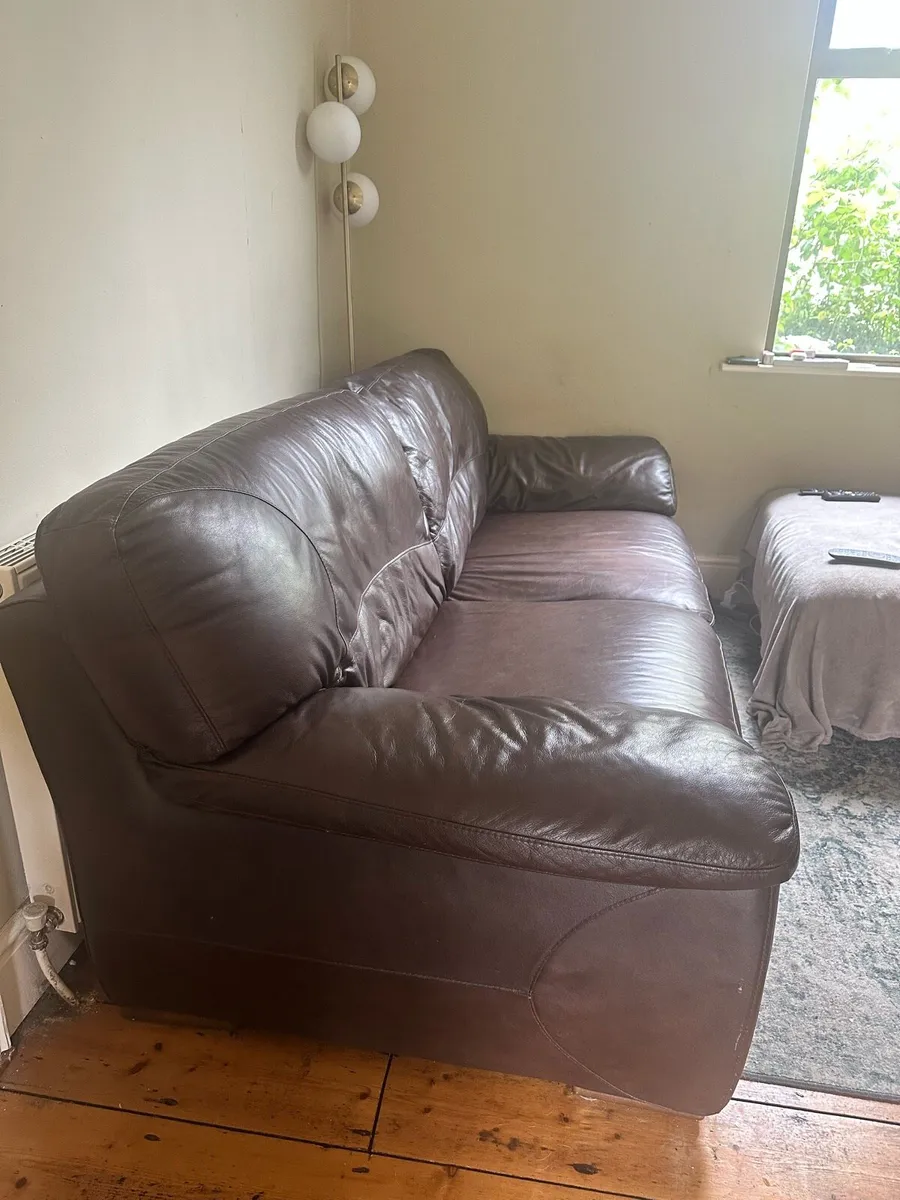 3 seater leather sofa / couch - Image 2