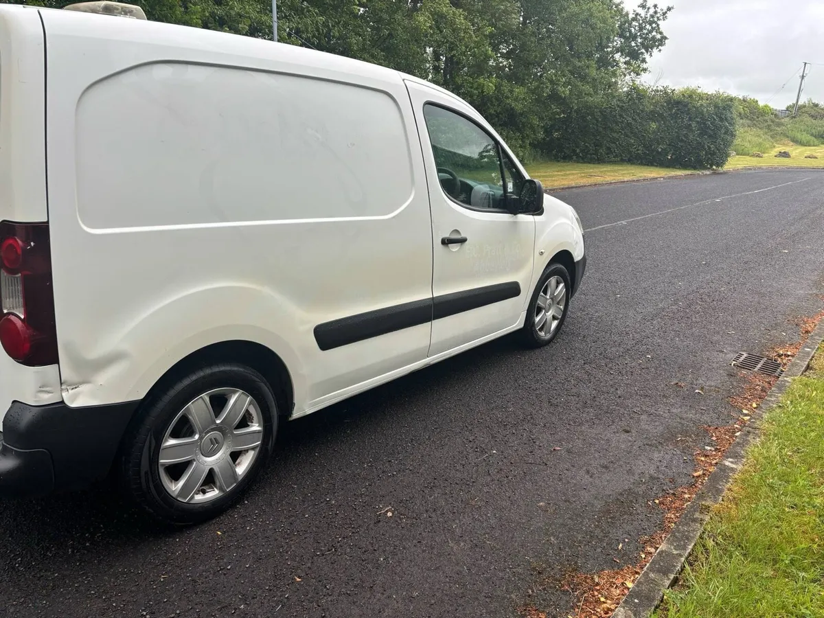 2017 (171) Citroën Berlingo - Image 3