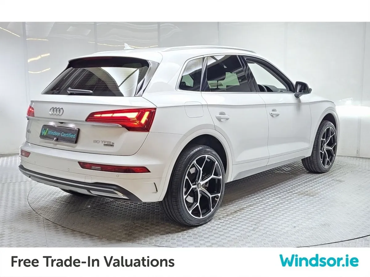 Audi Q5 50 Tfsie 299HP S Tronic Quattro - Image 3