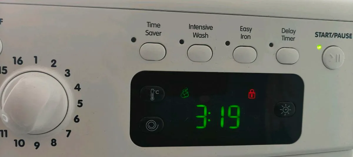 Indesit Washing machine Dryer Combo - Image 3