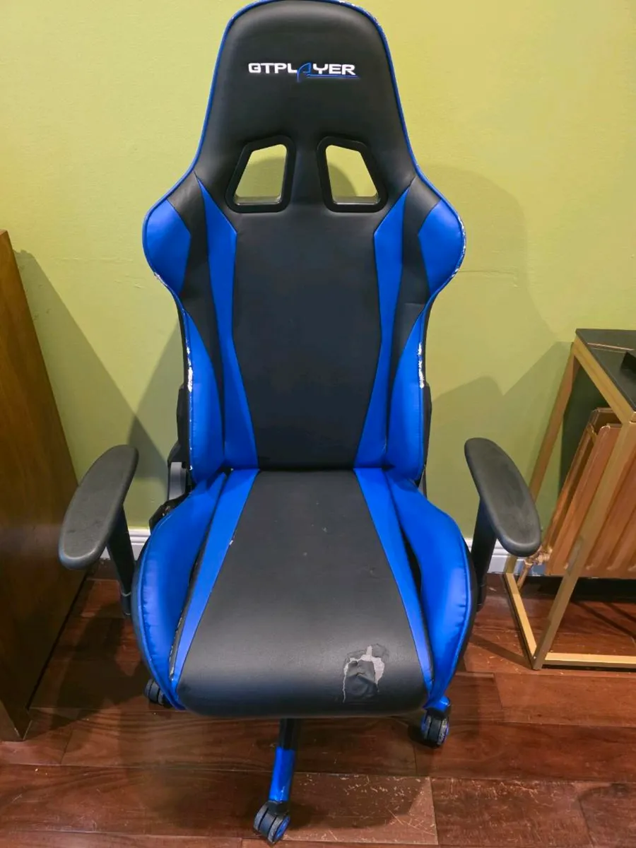 Gaming chair