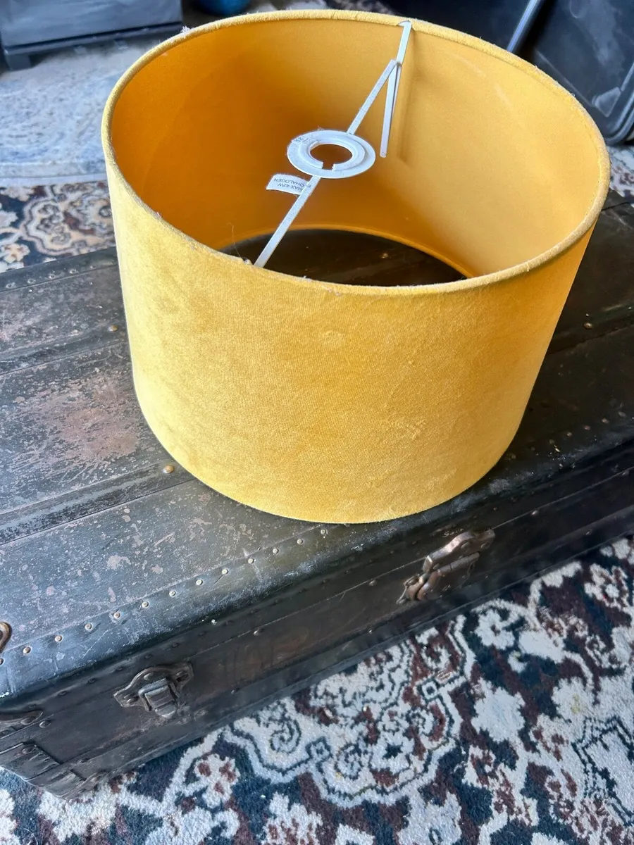Yellow mock velvet lamp shade - Image 2