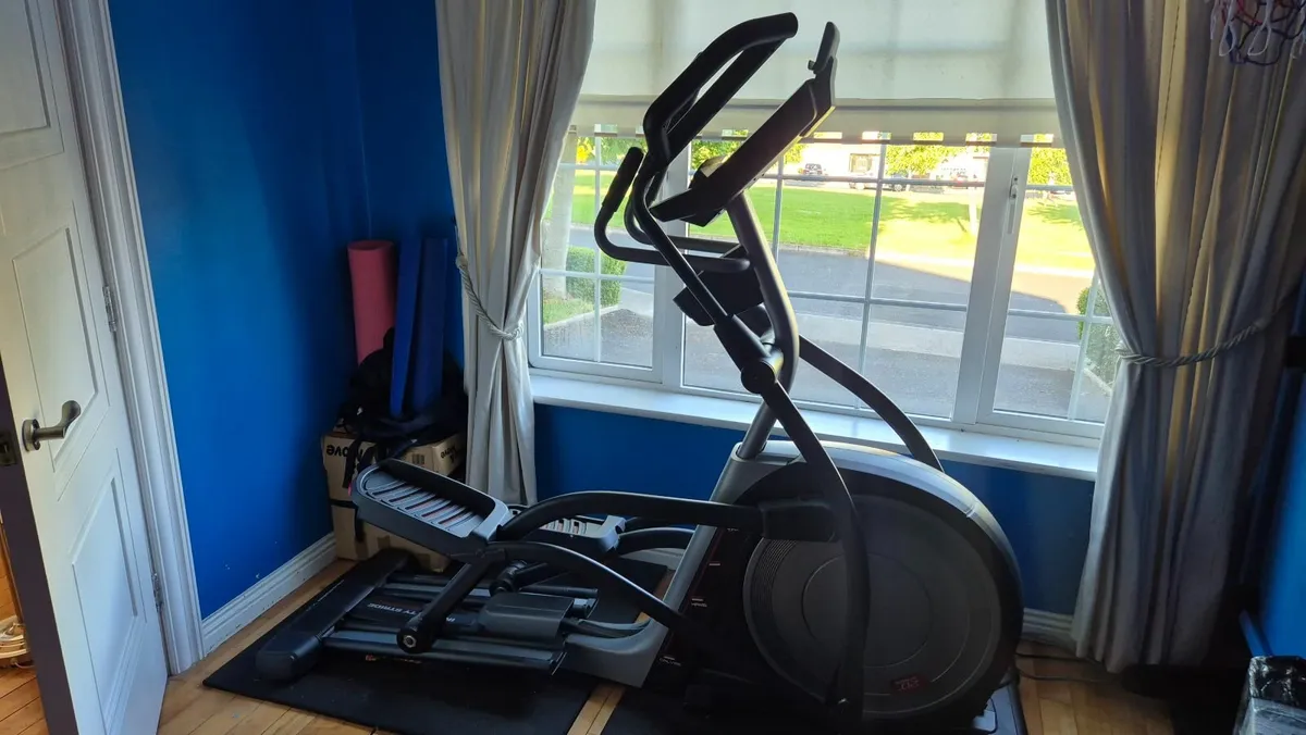 Cross Trainer - Image 1