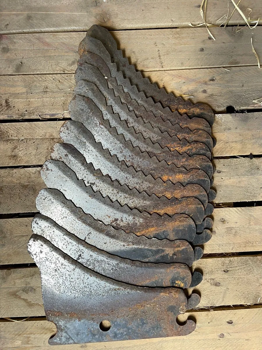John Deere baler knifes - Image 1