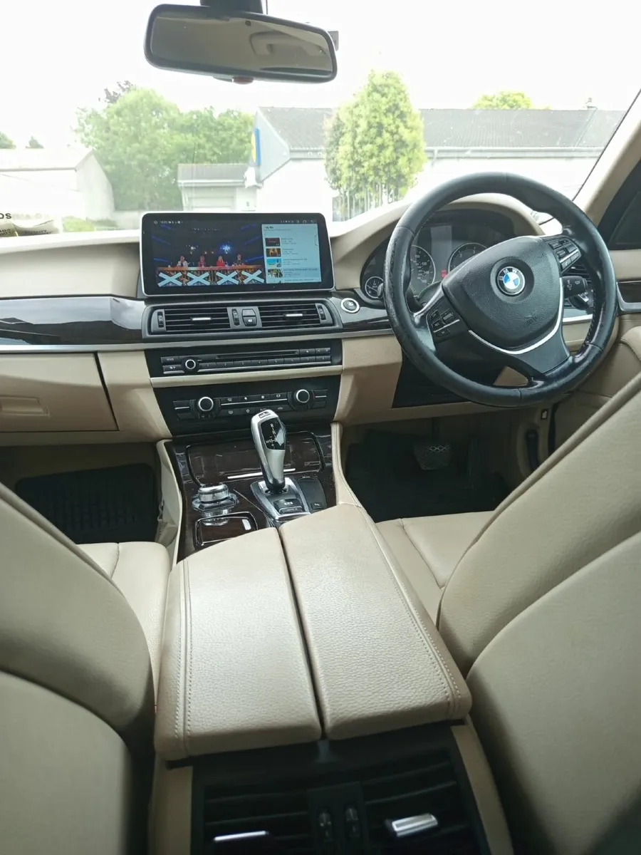 BMW 5-Series 2010 - Image 1