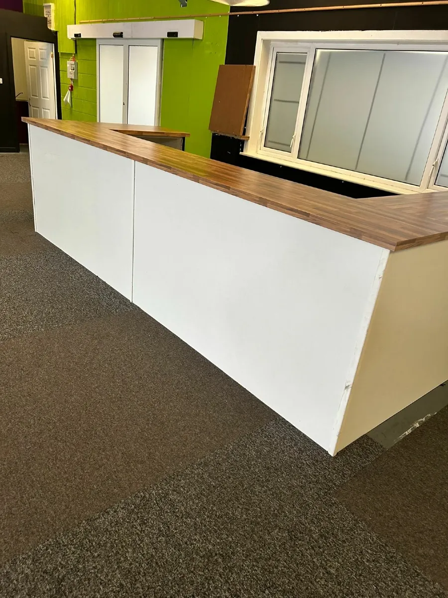 Reception Desk / Counter - Image 4