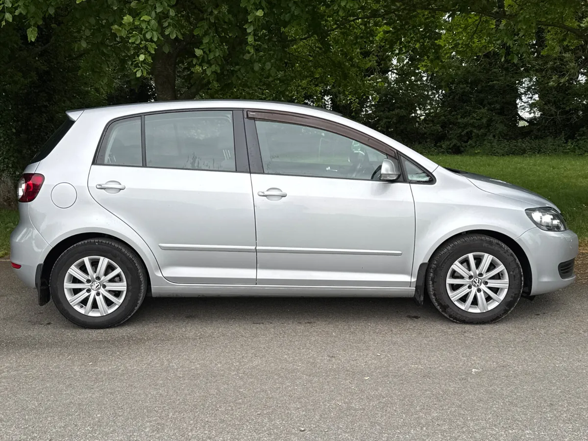 Volkswagen Golf 2011 DSG 1.6 TDI - Image 3