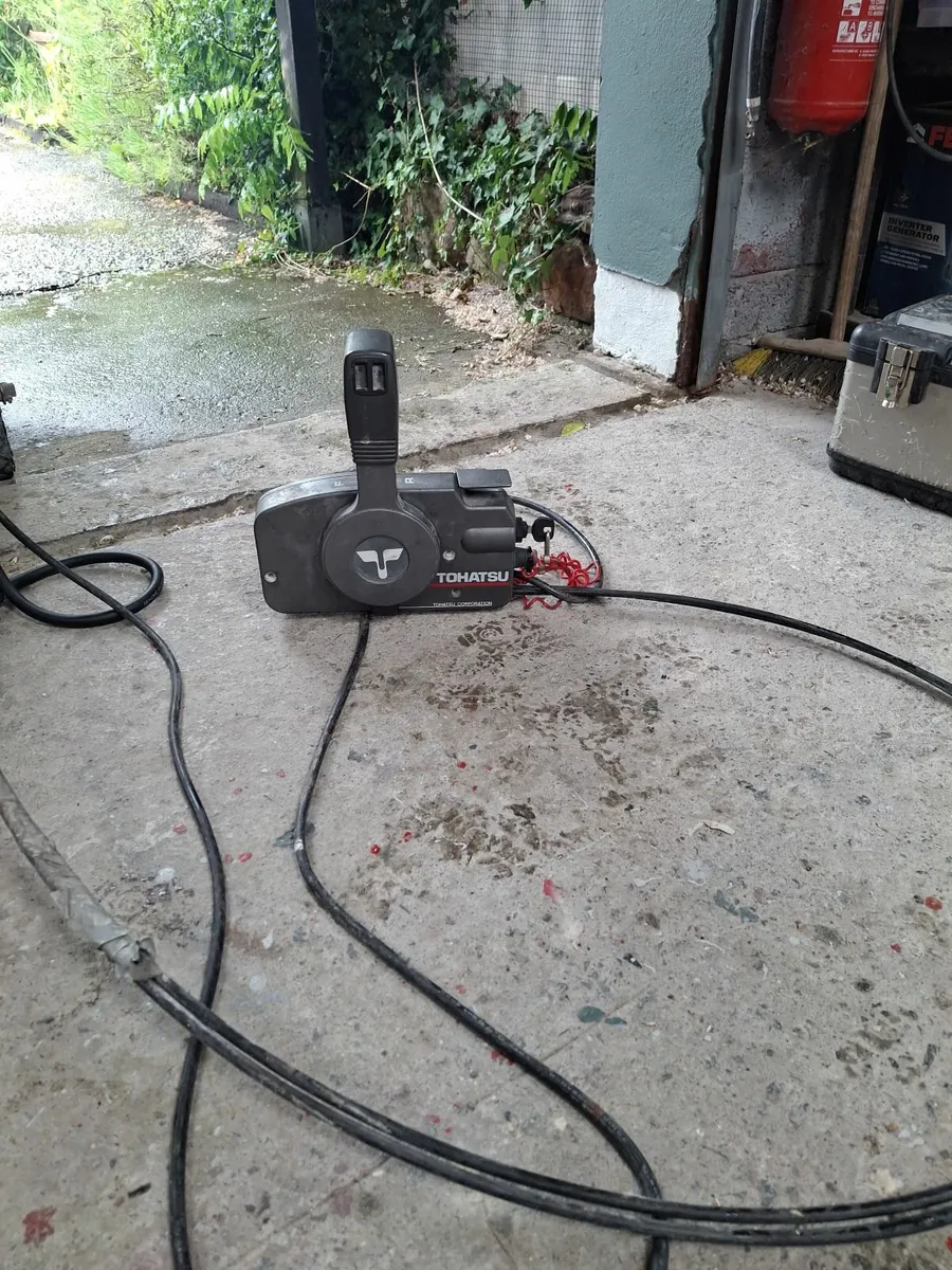 Tohatsu 30 hp 2 stroke outboard - Image 4
