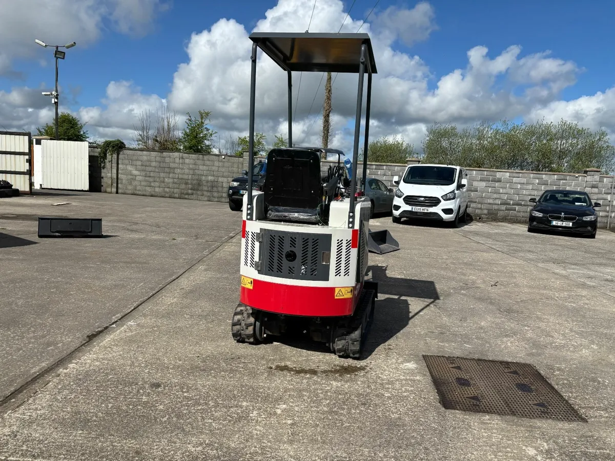 Briggs & Stratton Powered BTTL 1.5 Ton Mini Digger - Image 4