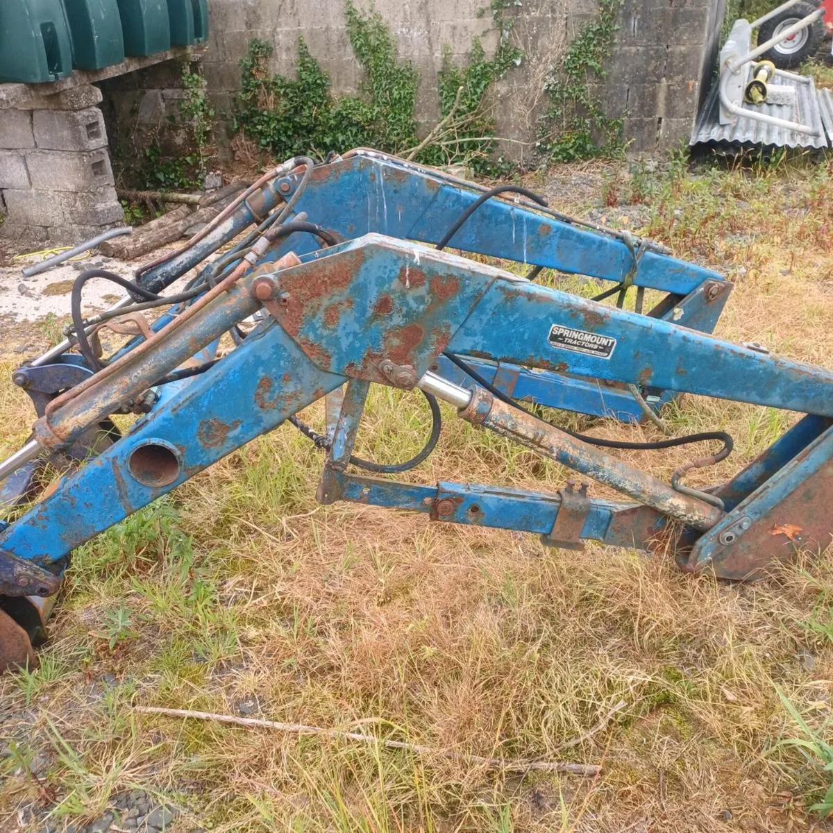 Front loader for marshall - Image 1