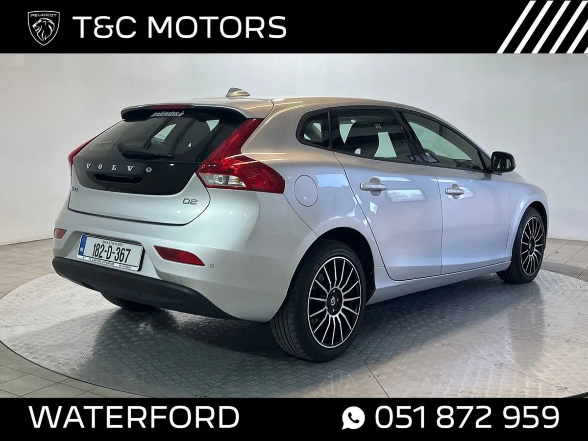 Volvo V40 D2 - Momentum Edition - Low Mileage Hig - Image 4