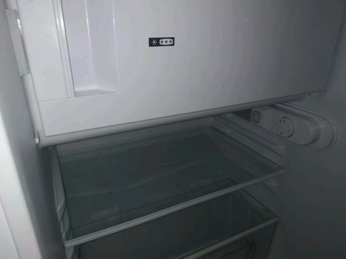 Nordemende under counter fridge freezer - Image 4