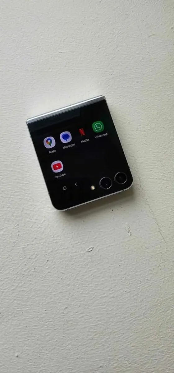 Samsung Galaxy Z Flip5 512GB Mint (Unlocked) - Image 4