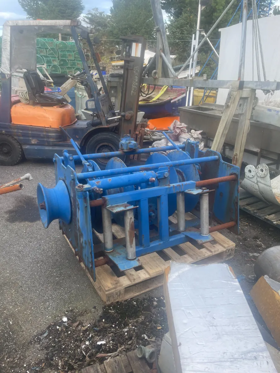 1.5 ton trawl winch and gardener engine - Image 2