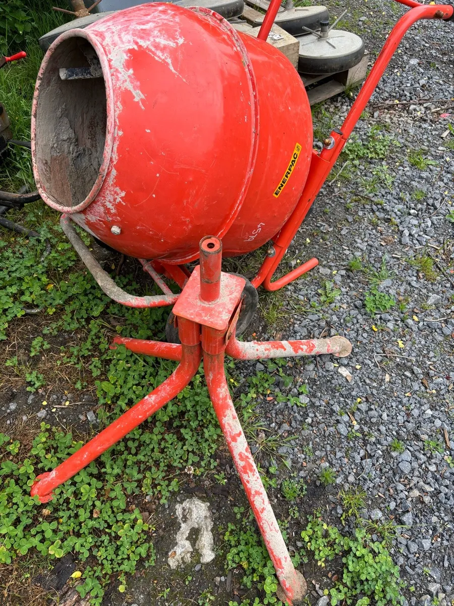 CEMENT MIXER - Image 1