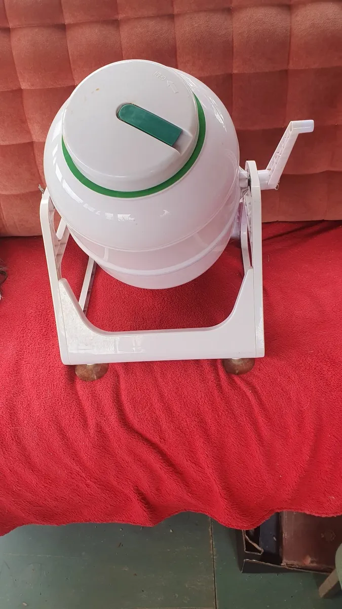 Free Hand washing machine - Image 1
