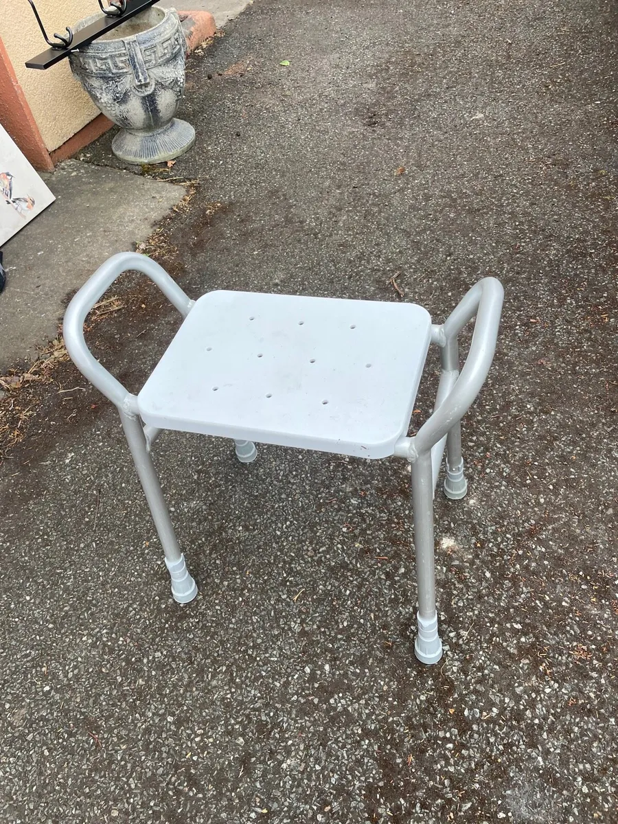 Shower stool / chair new condition €20 - Image 3