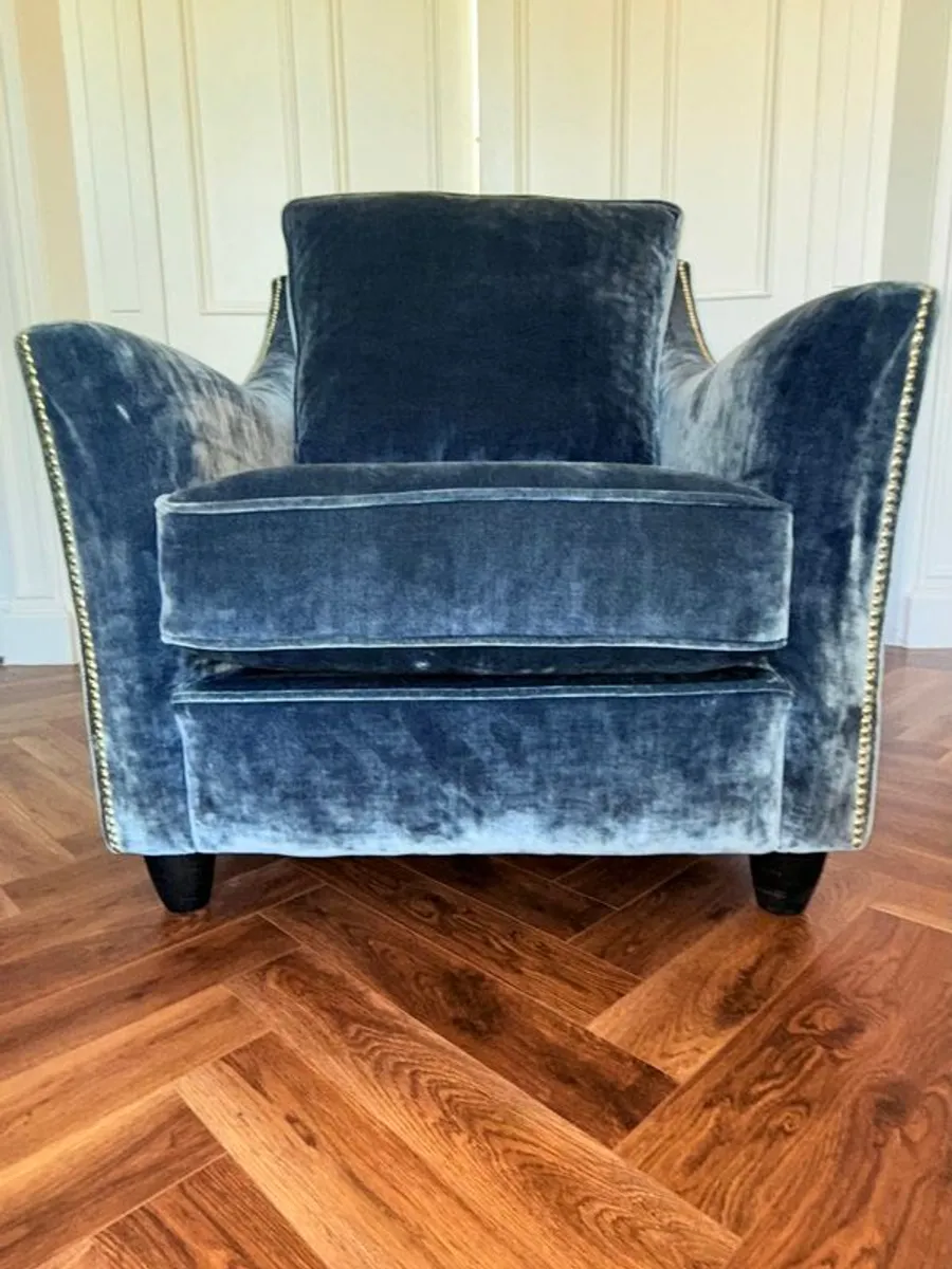 Grenoble Chair - Image 1