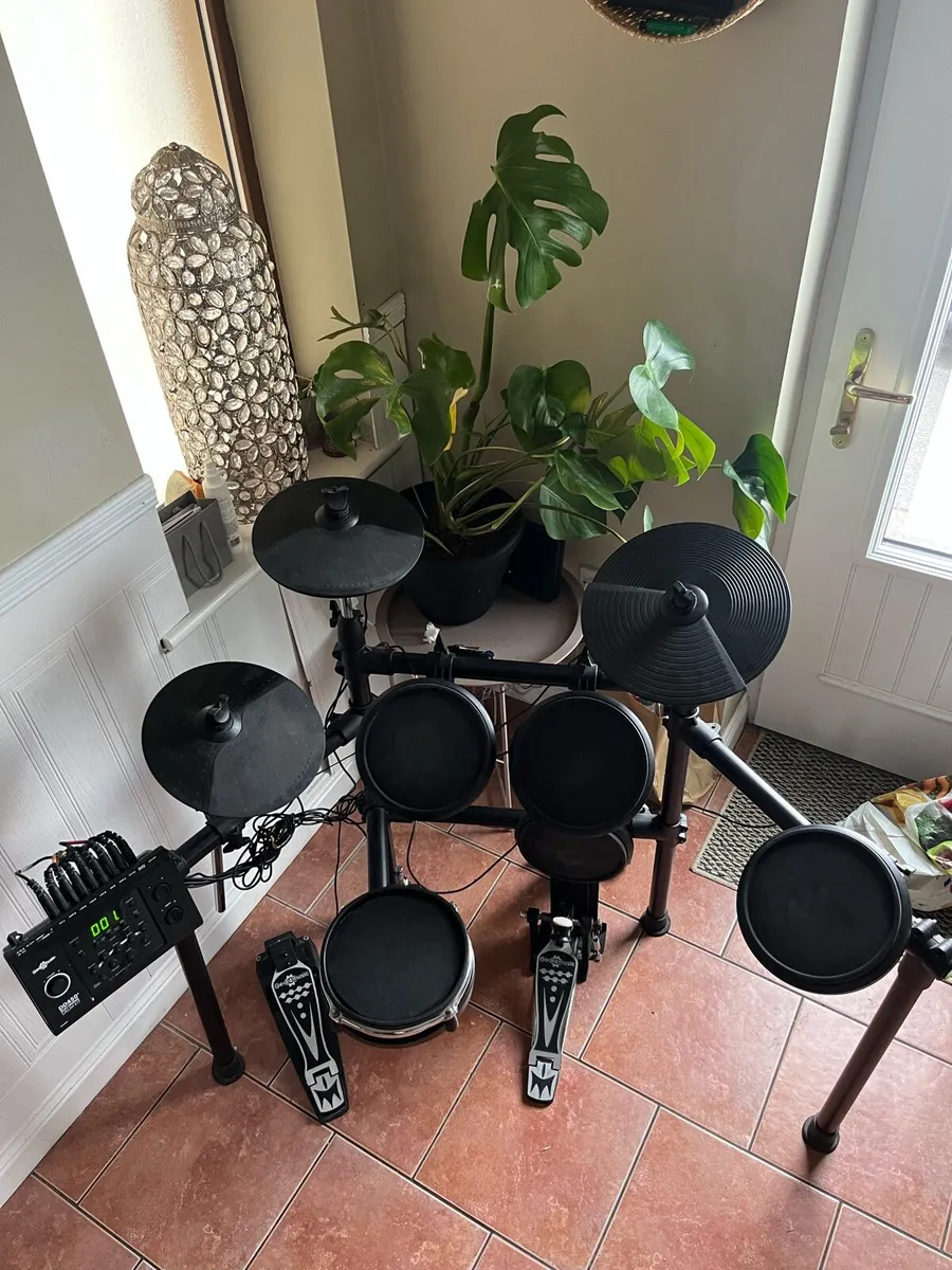 Gear4Music DD450+ Electronic Drumkit - Image 1