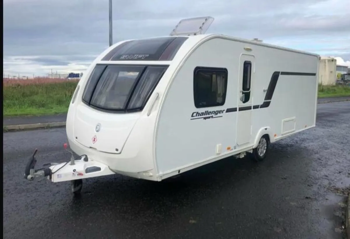 Swift Challenger Sport 584, 4 berth, fixed bed. - Image 1