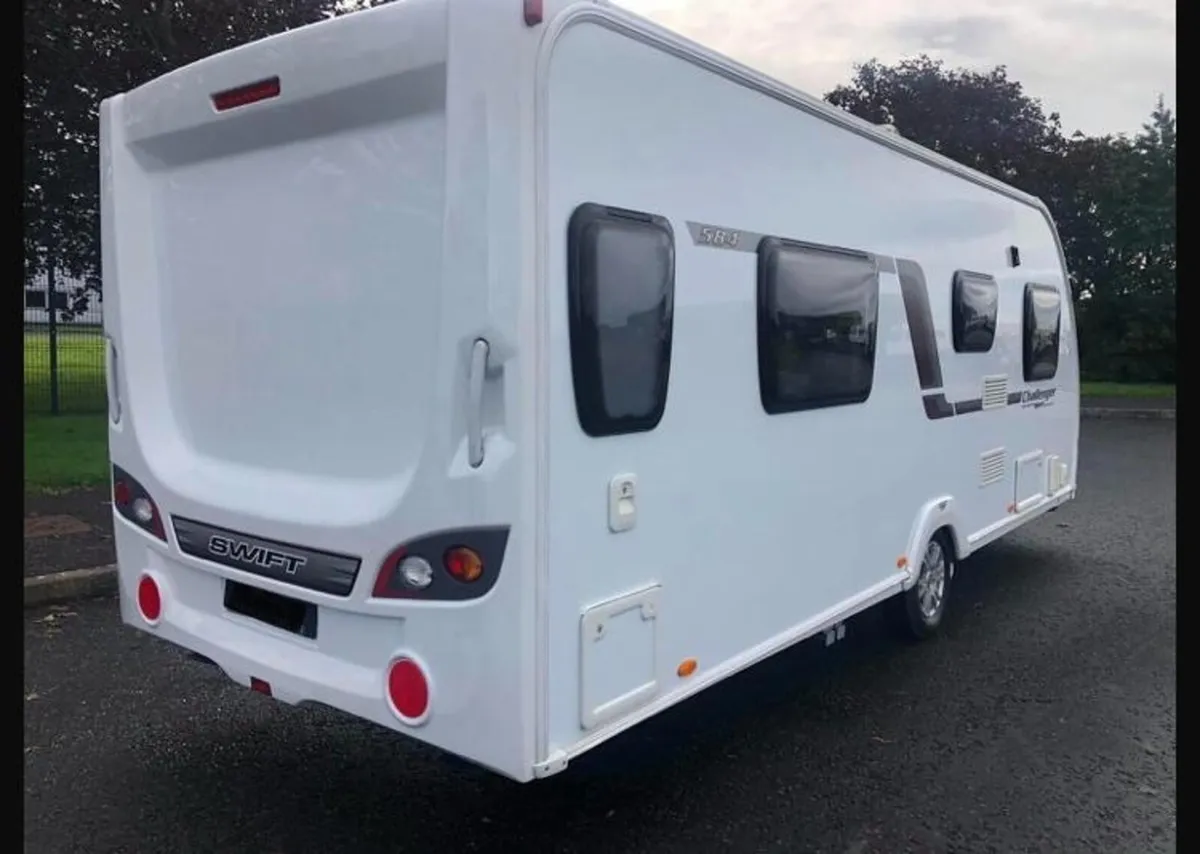 Swift Challenger Sport 584, 4 berth, fixed bed. - Image 3