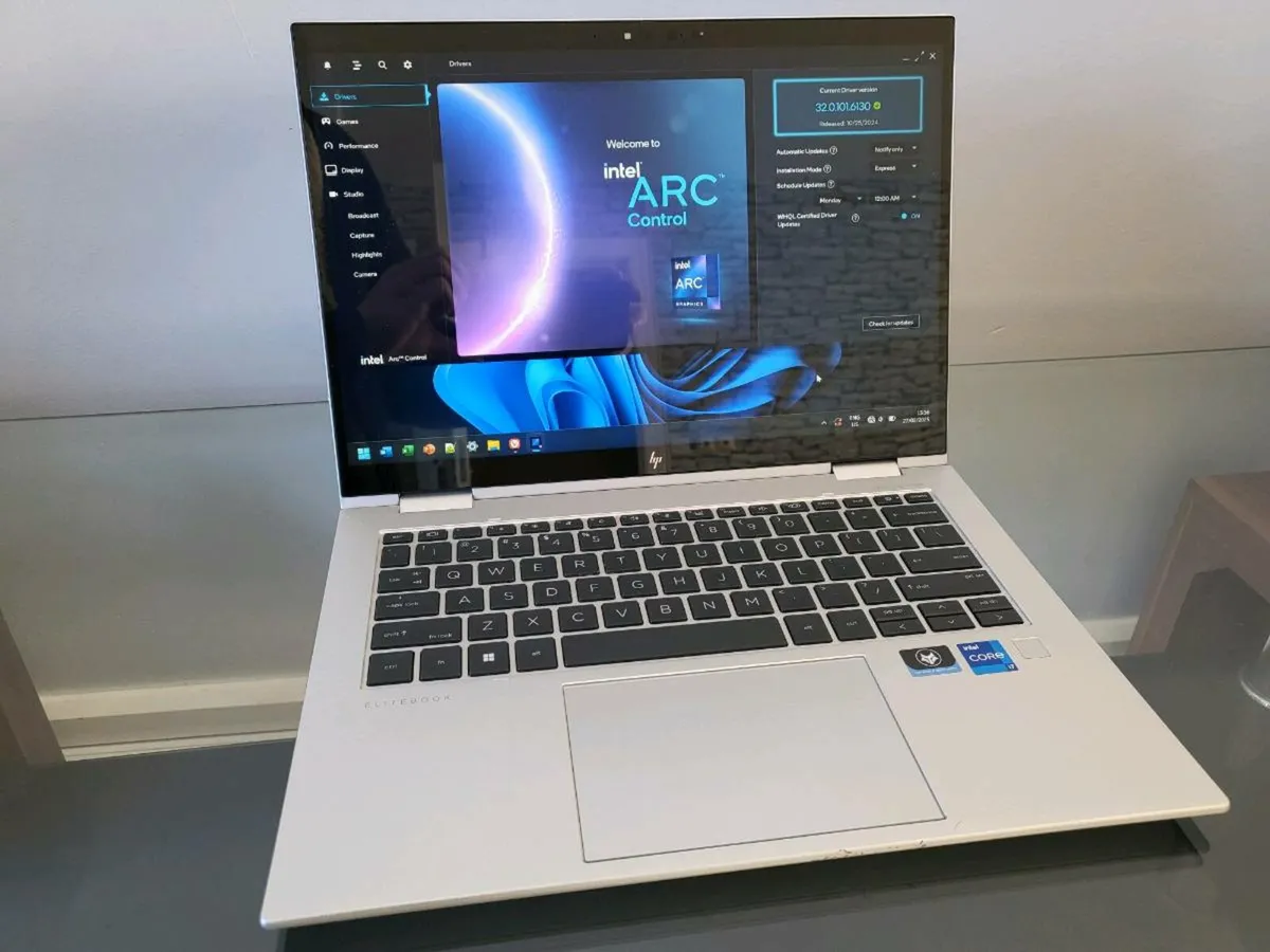 HP Elitebook x360 1040 g9 - Image 1