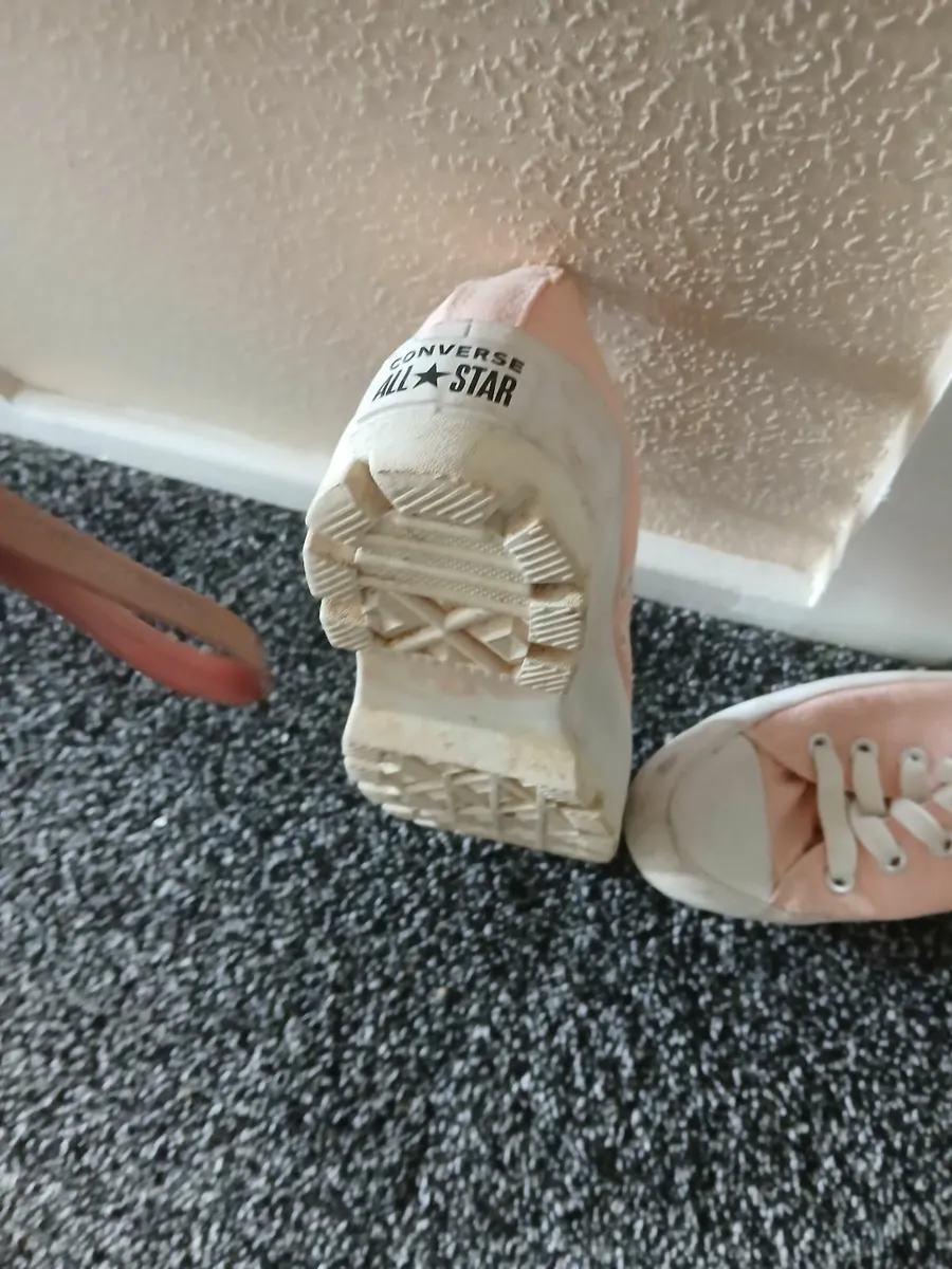 Ladies - Image 1