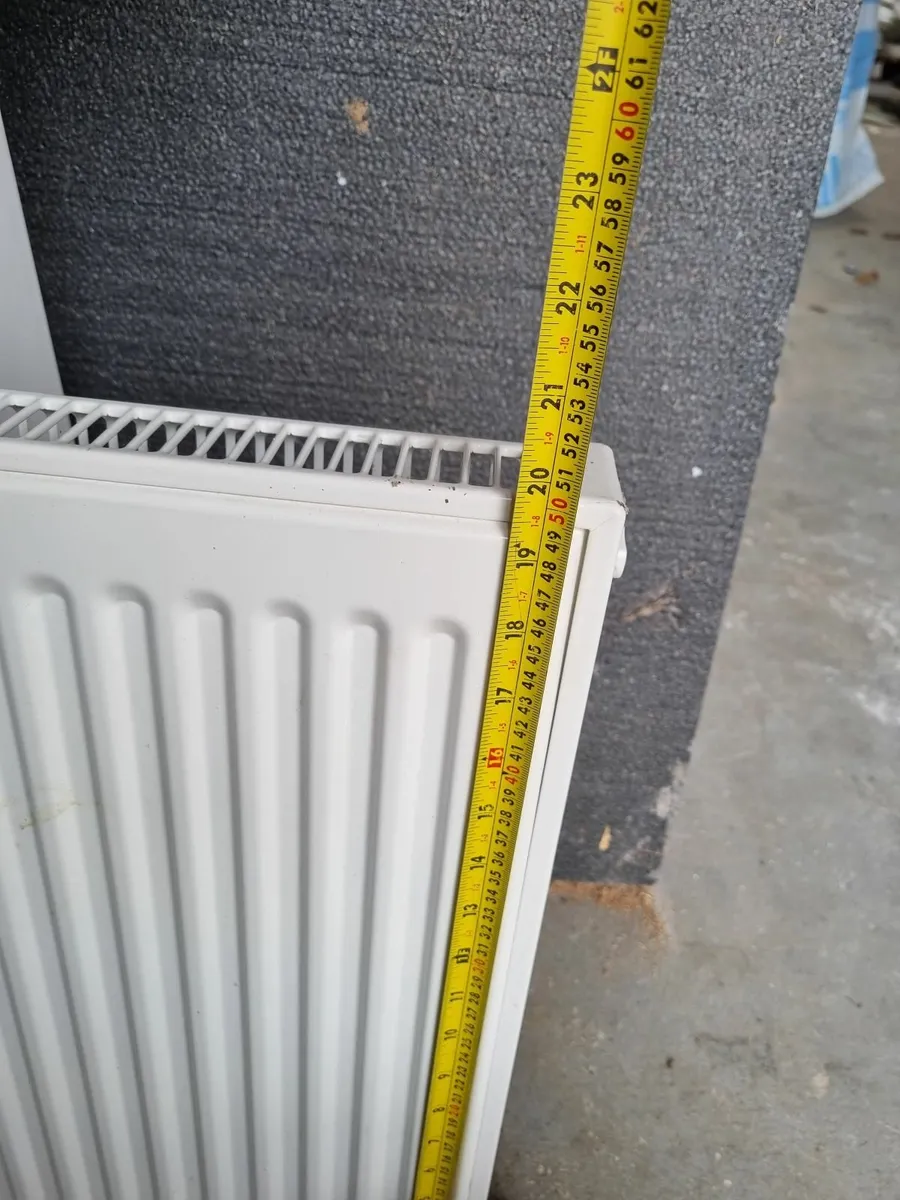 Toilet, Sink and radiator - Image 2