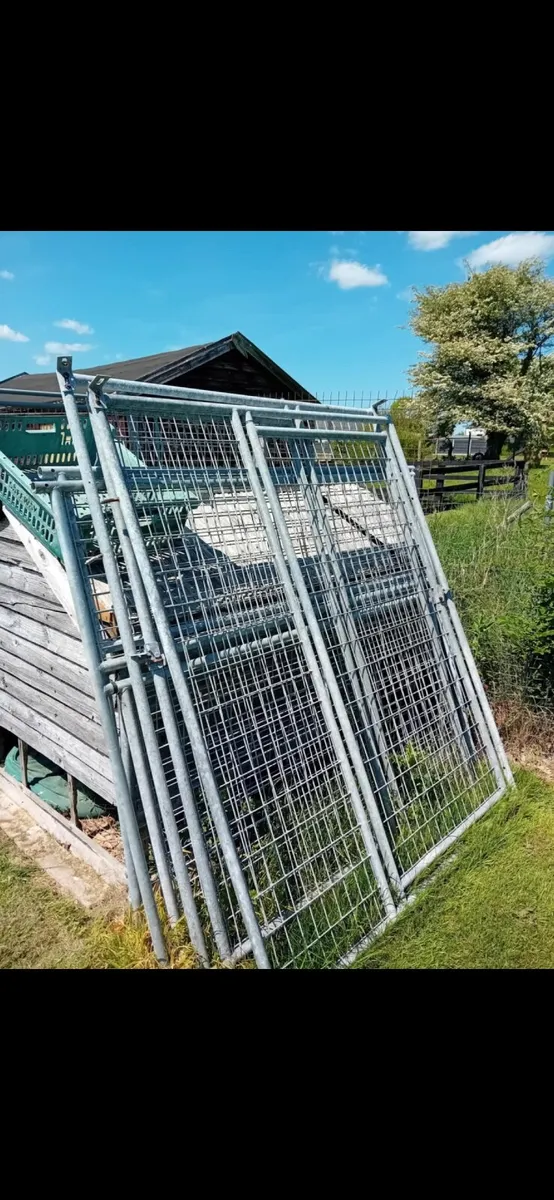 Dog kennel gates - Image 3