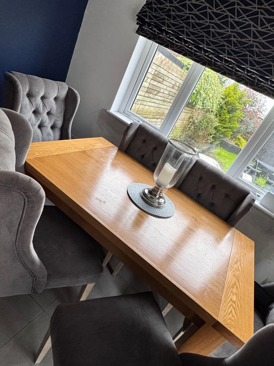 Dining table - Image 2