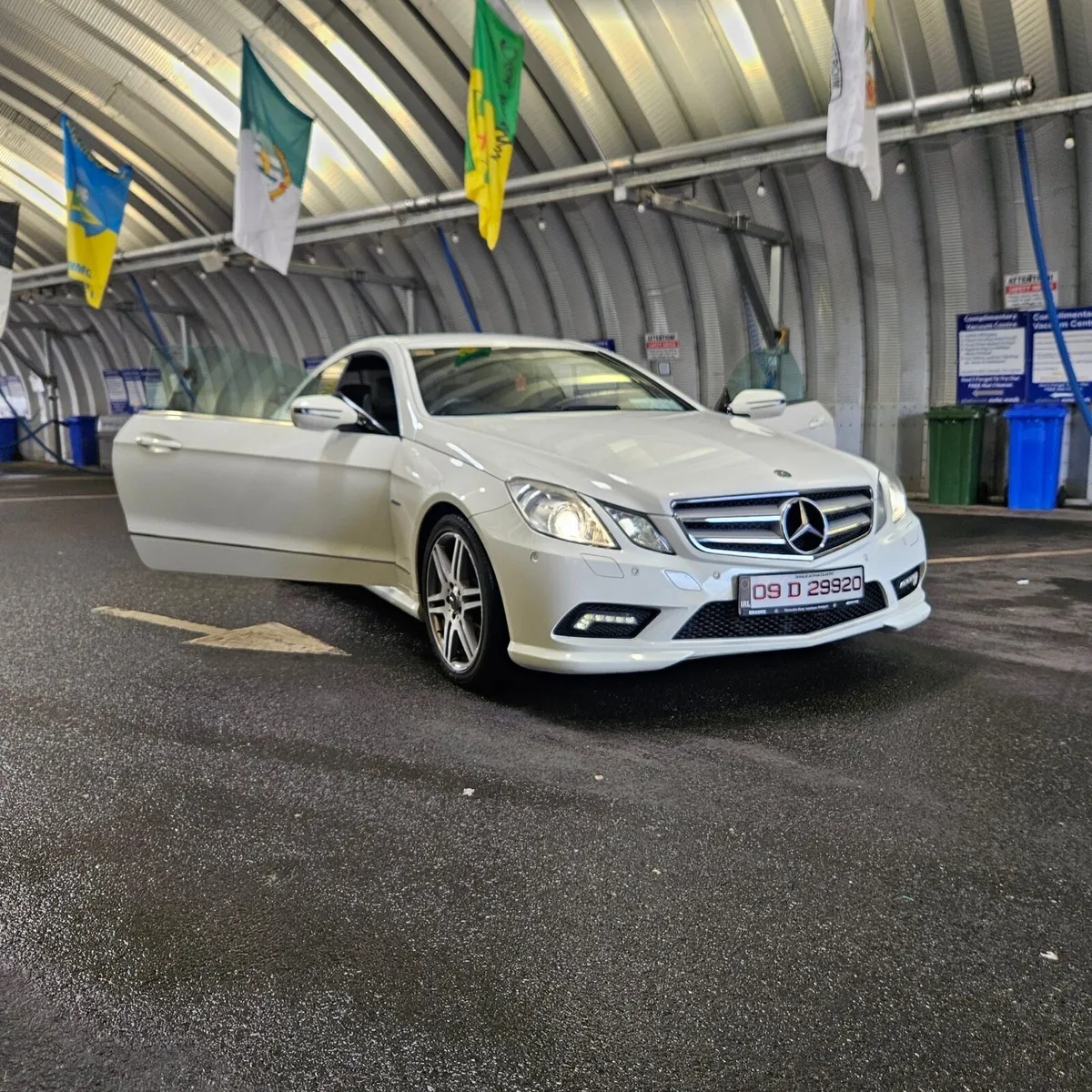 2009 Mercedes e250cdi - Image 4