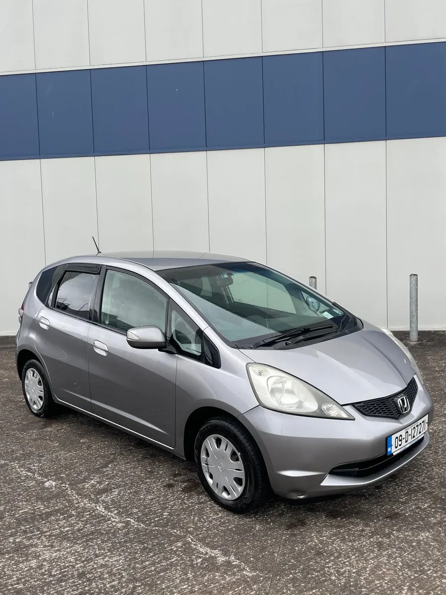 09 honda fit automatic nct&tax - Image 2