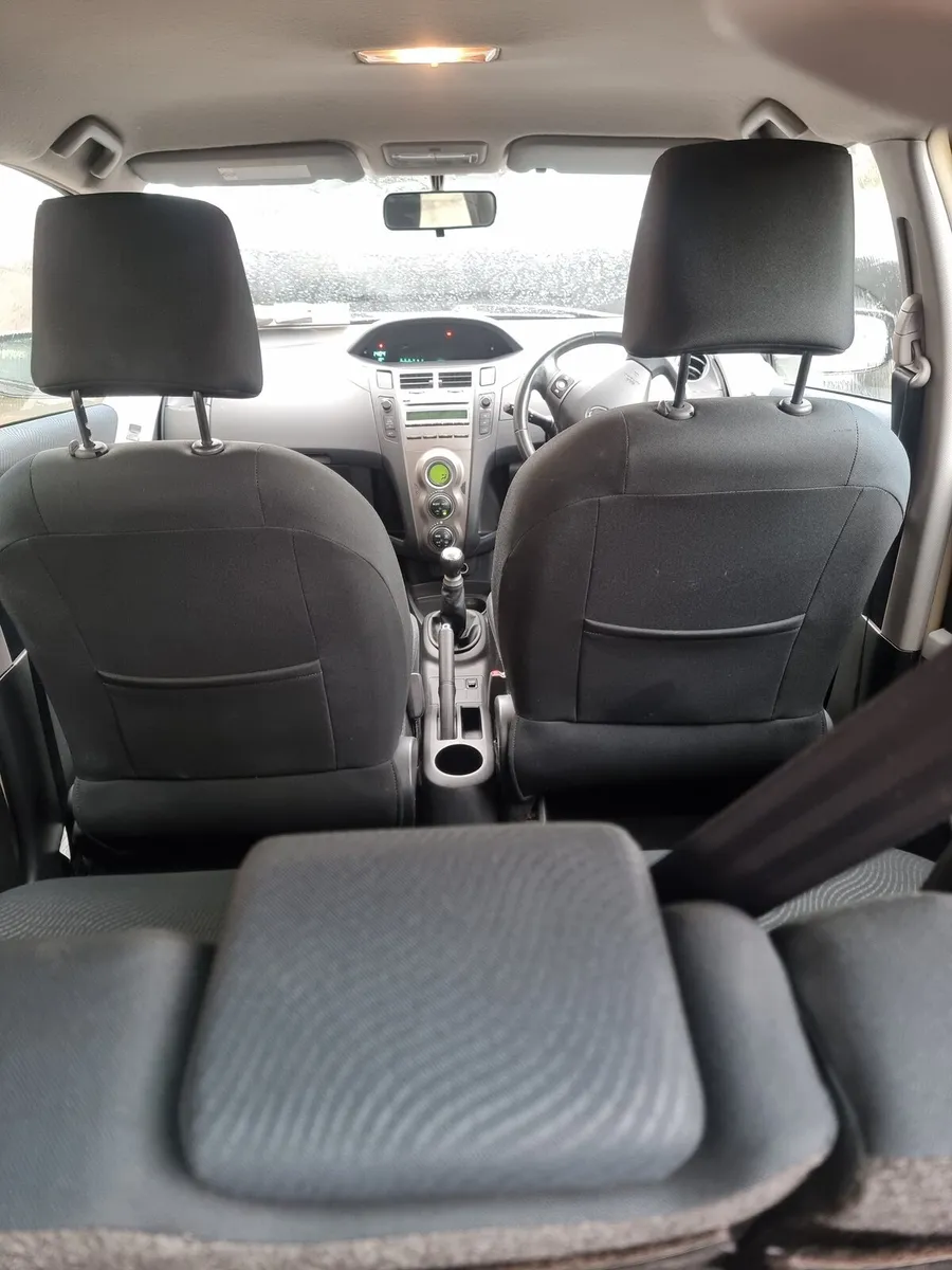 Toyota Yaris 2010 - Image 3