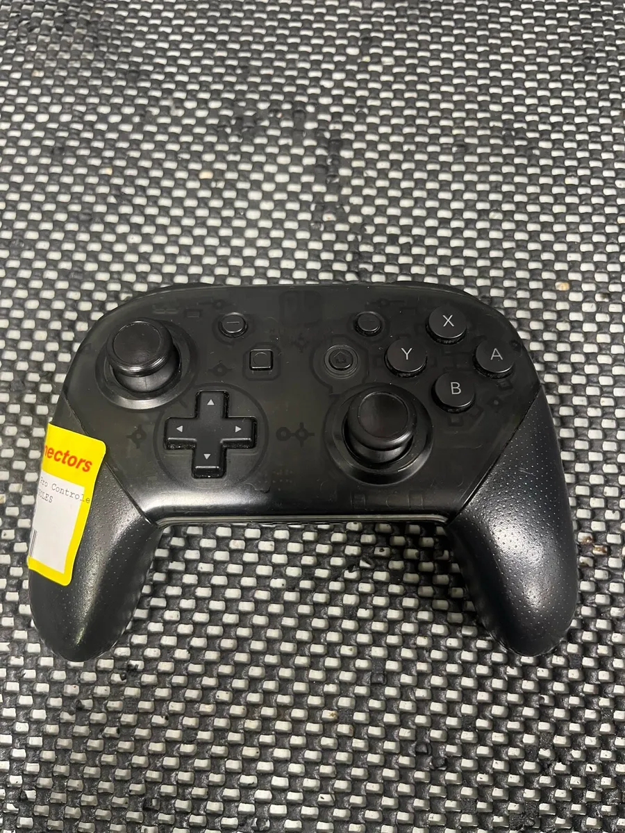 Nintendo Switch Pro Controller - Image 1