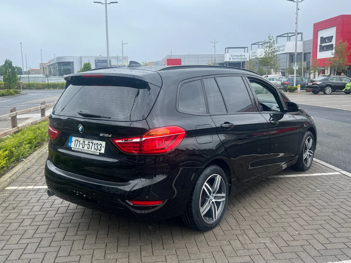 BMW 2-Series 2017 7 Seats - Image 2