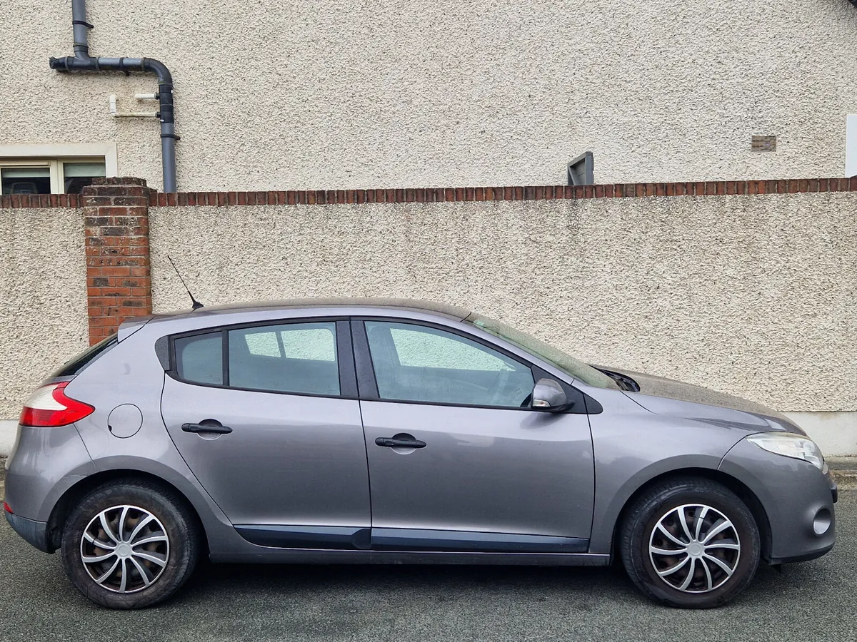 Renault Megane 1.5d, Low kms - Image 3