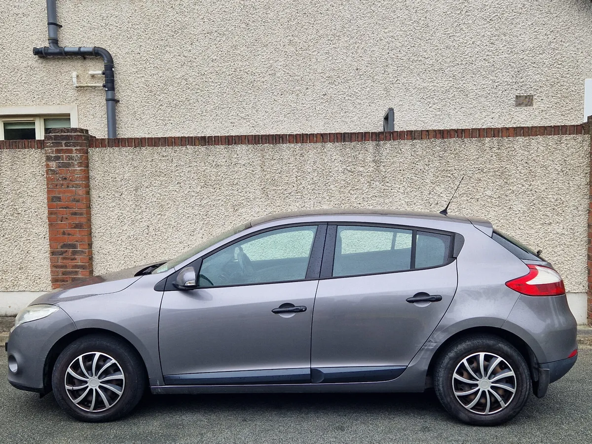 Renault Megane 1.5d, Low kms - Image 4
