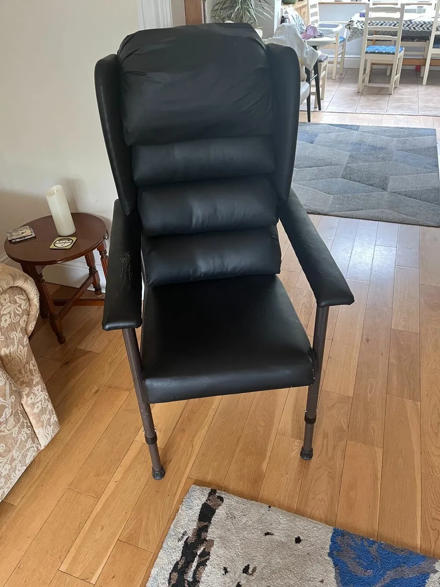 Orthopedic chair - Image 1