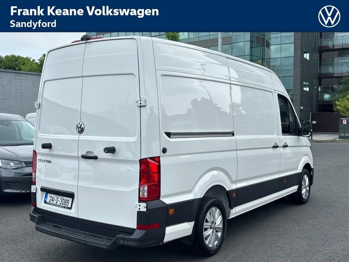Volkswagen Crafter Highline 35 MWB 177BHP A8F Twi - Image 3