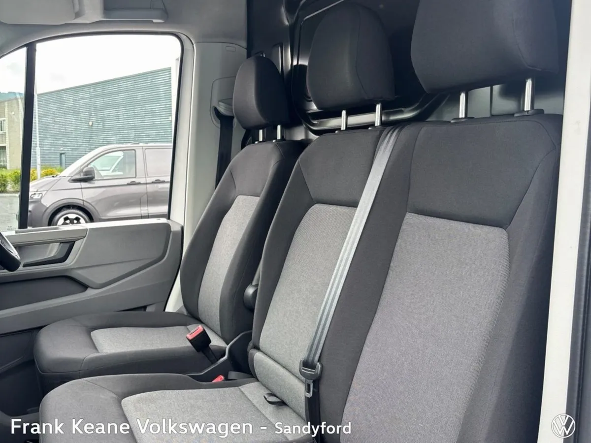 Volkswagen Crafter Highline 35 MWB 177BHP A8F Twi - Image 4