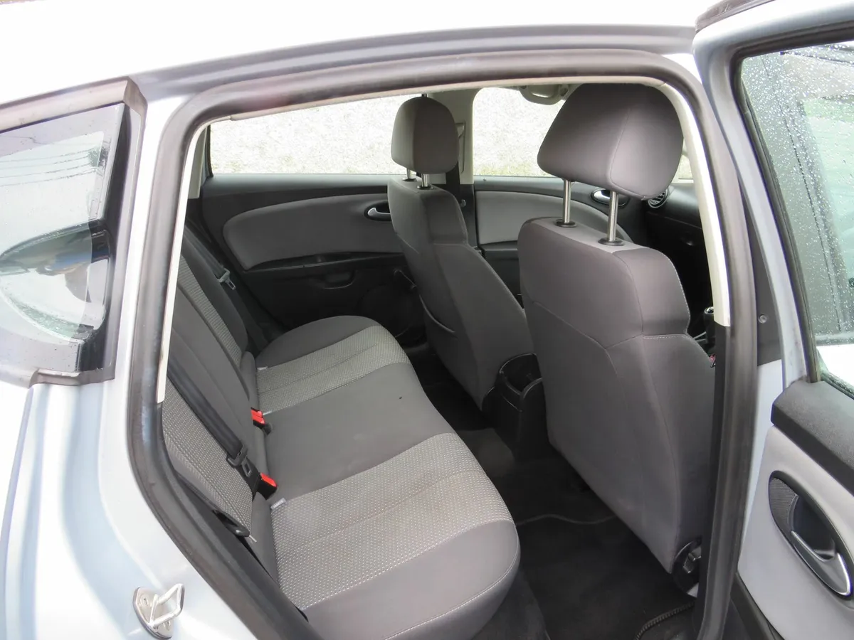 SEAT Leon 2011 5DR 1.6 TDI NCTD 26 BARGAIN - Image 2