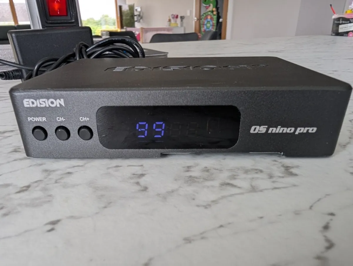 Saorview and Freeview Combi box - Image 1