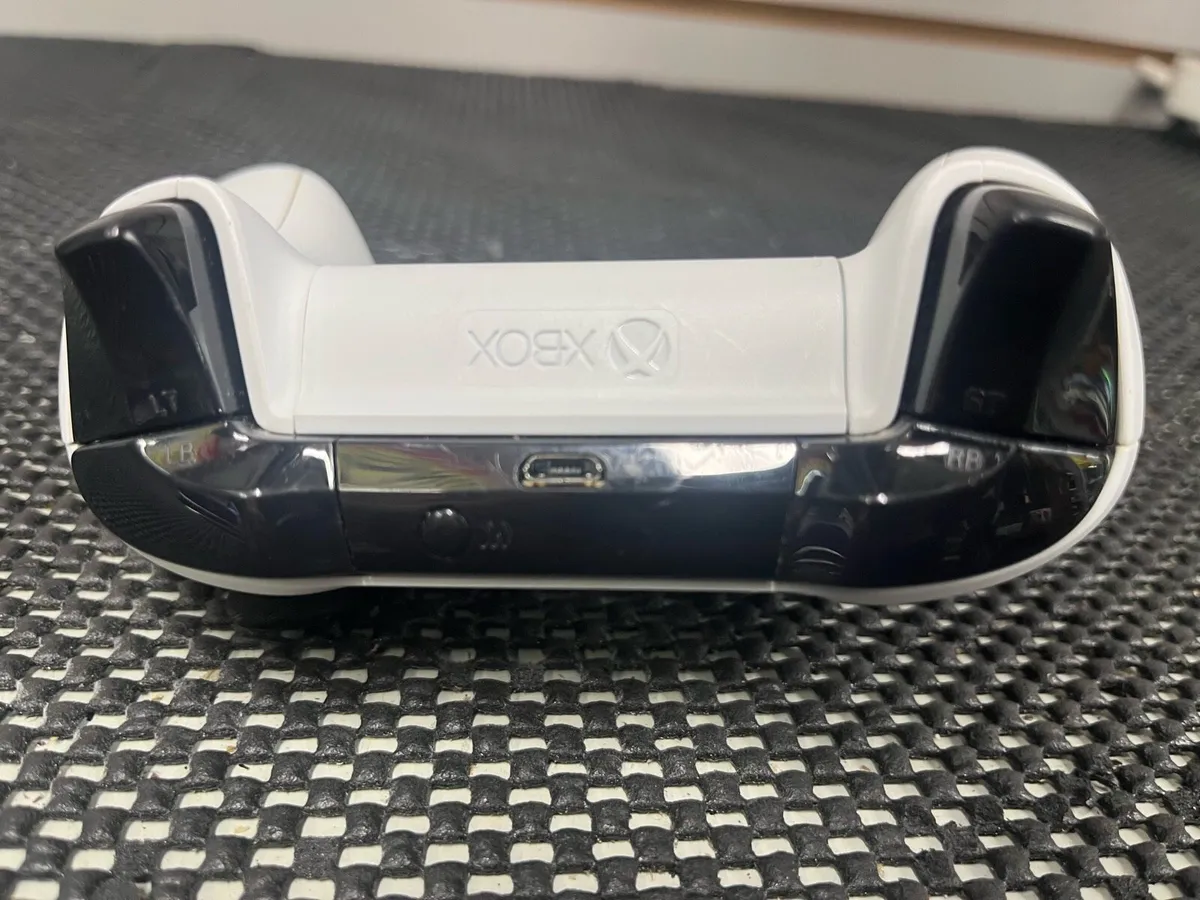 Xbox 1 Controller - Image 2