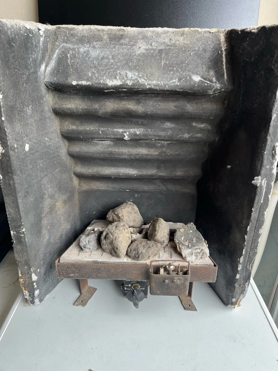 Gas fire - Image 1