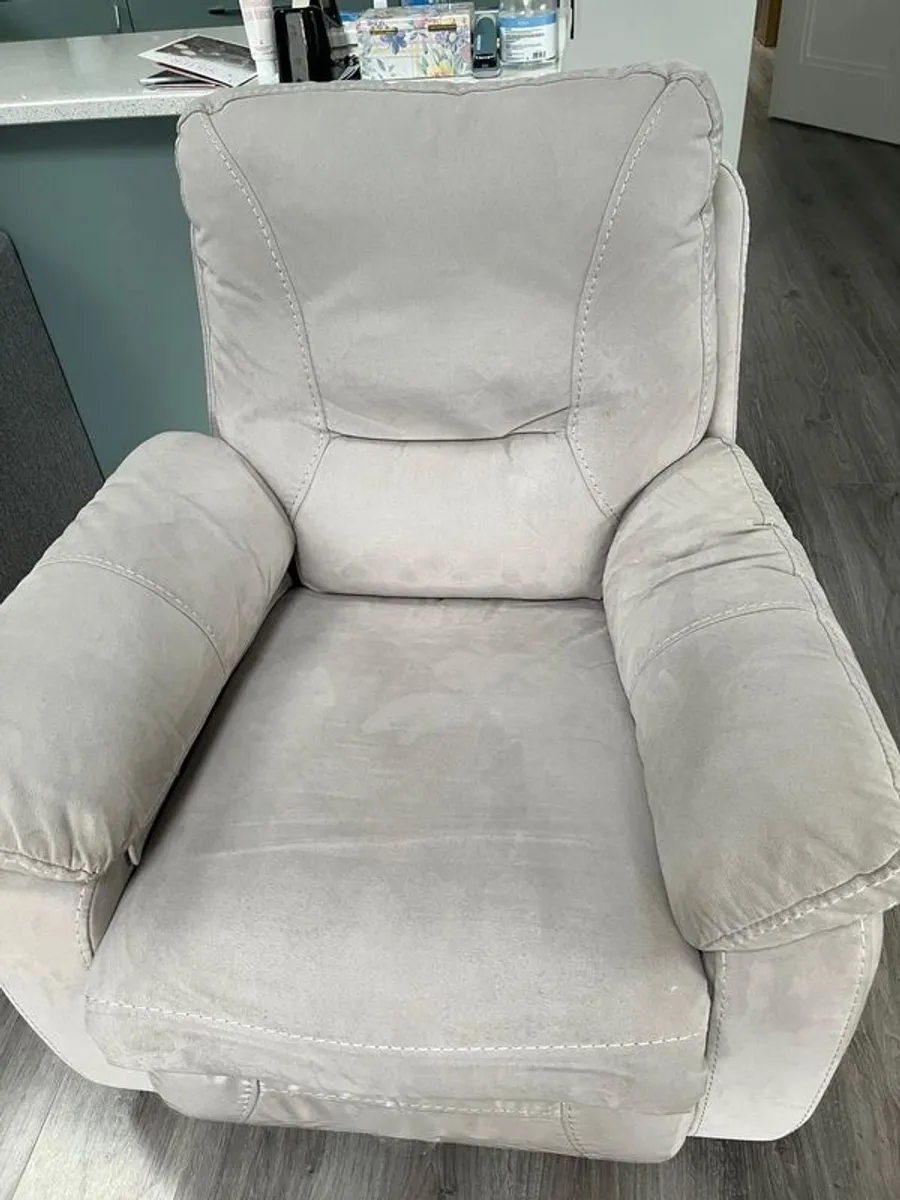 electric recliner - Image 2