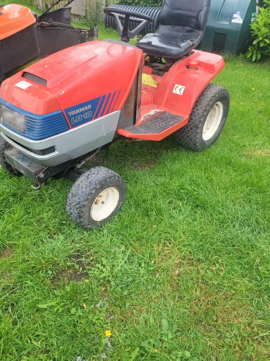 Lawn tractor - Image 3