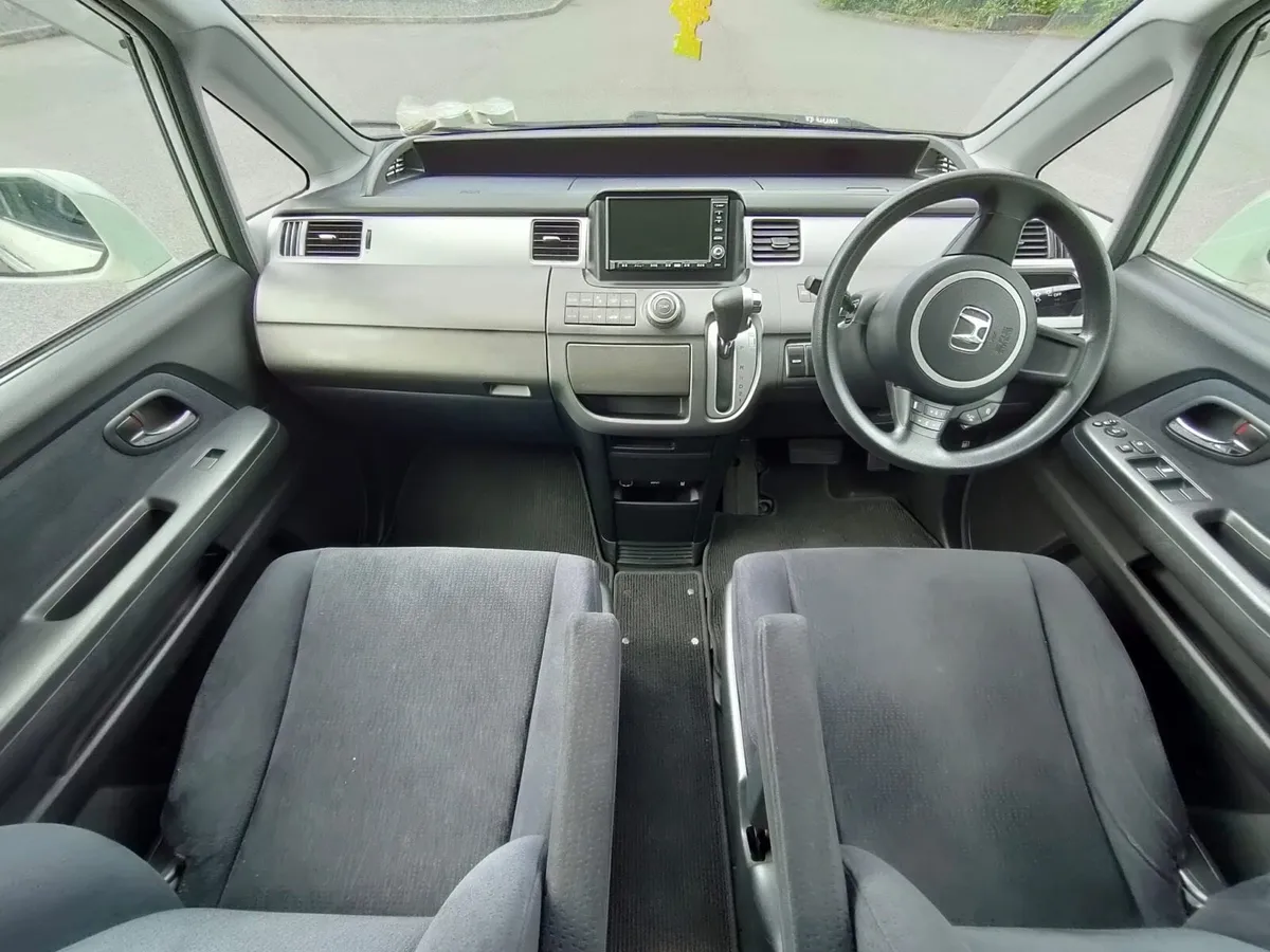 Honda Stepwgn (Stepwagon) 2009 - Image 3