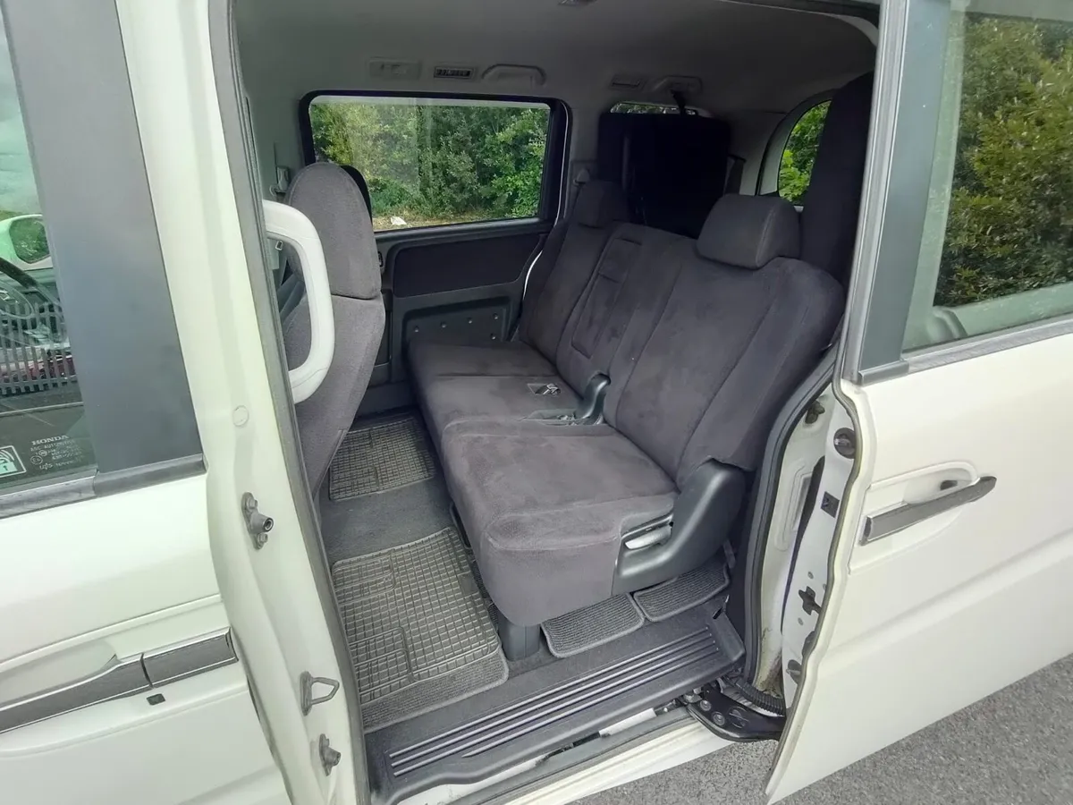 Honda Stepwgn (Stepwagon) 2009 - Image 4