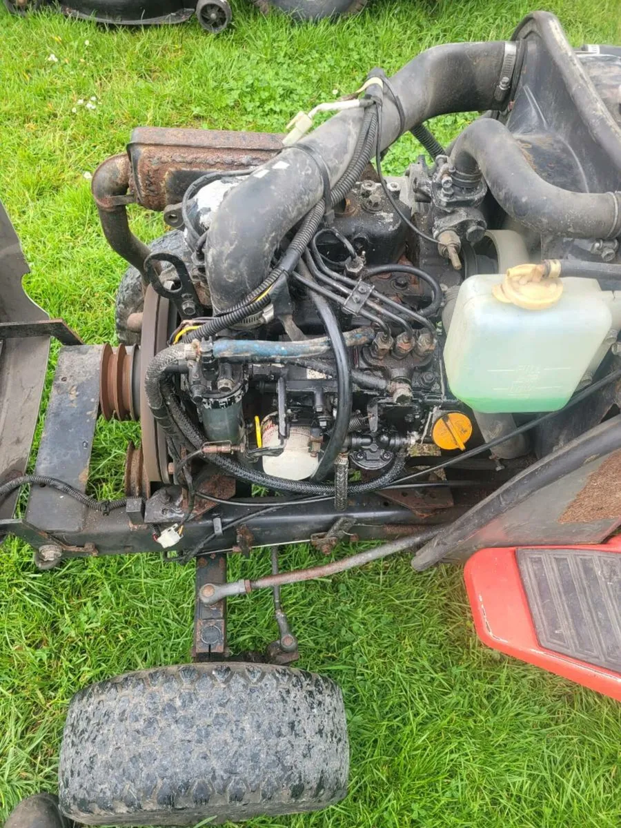 Lawn tractor - Image 4