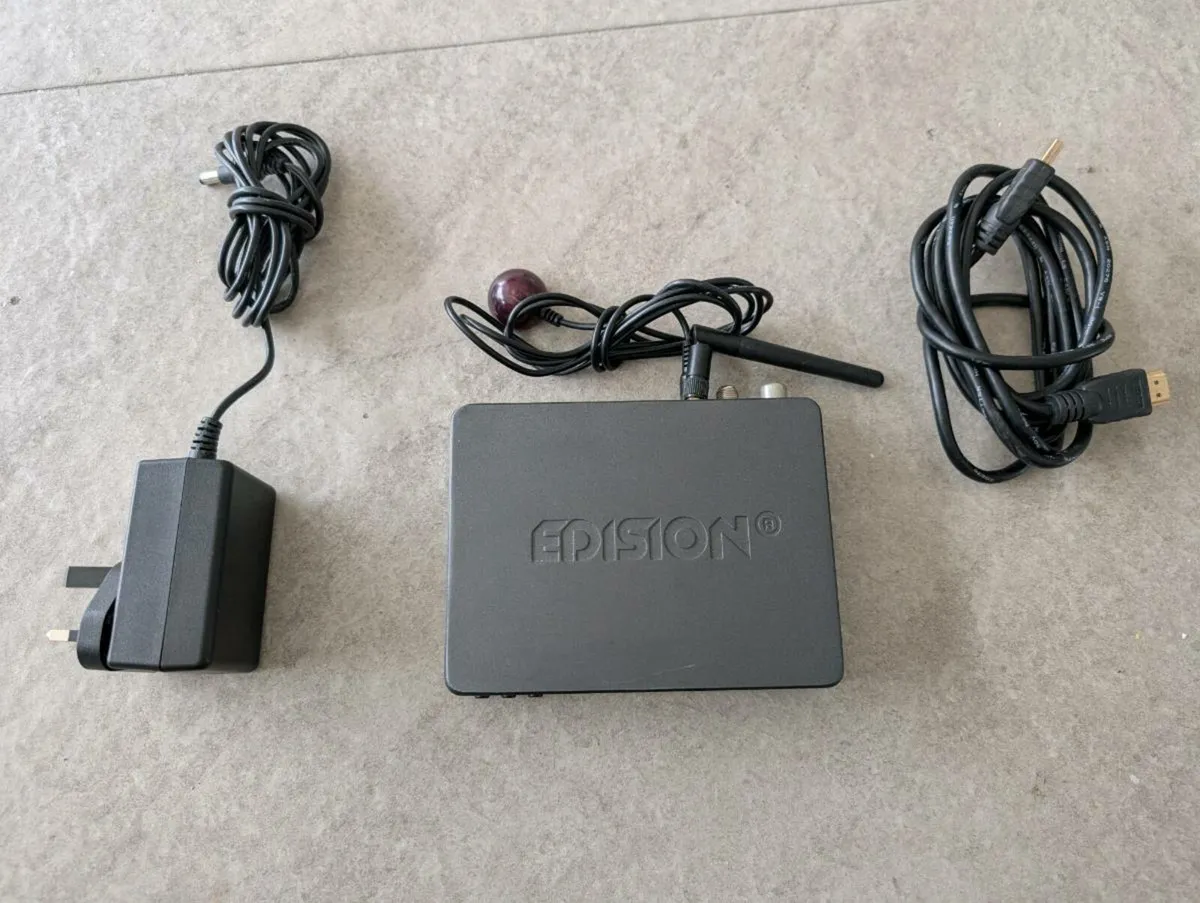 Saorview and Freeview Combi box - Image 3